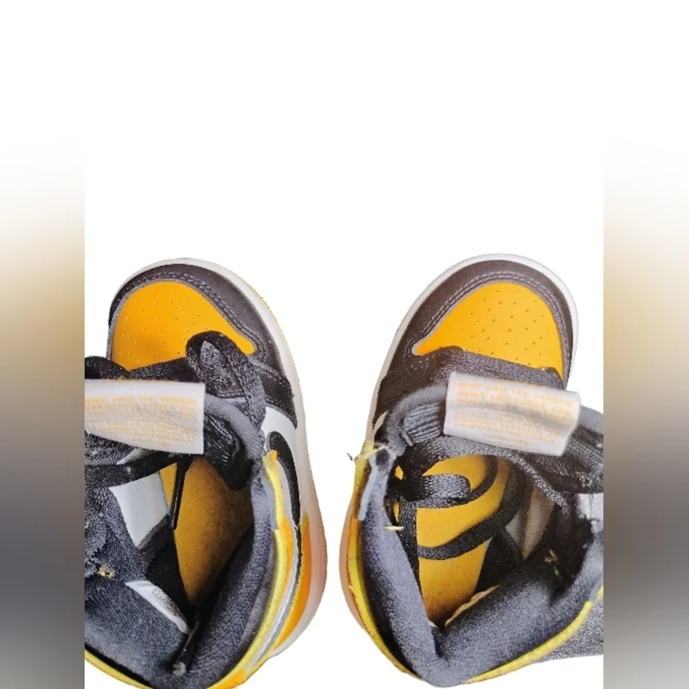 Jordan 1 Retro High OG Taxi Yellow Toe Toddler Size 5C